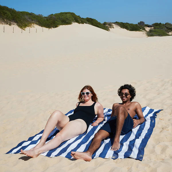 Toalla Playa Microfibra Dock & Bay XXL Azul Navy
