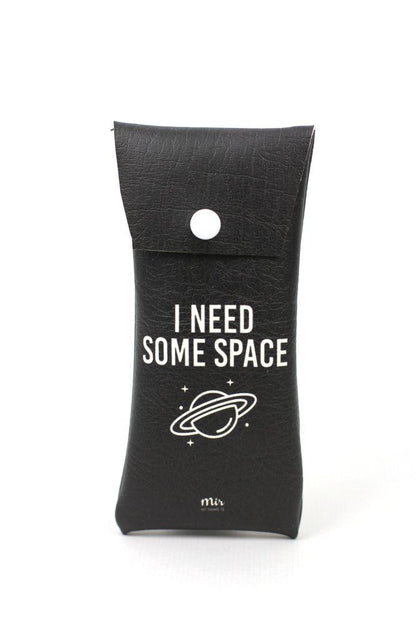 FUNDA GAFAS I NEED SOME SPACE