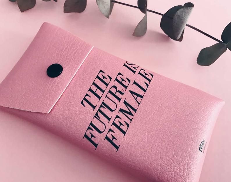 FUNDA GAFAS THE FUTURE IS FEMALE